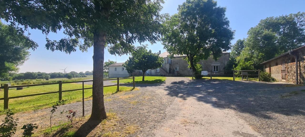 Le Plessis  Le Logis Des Chons A La Campagne A Saint Hilaire Du Bois - Lys Haut Layon מראה חיצוני תמונה