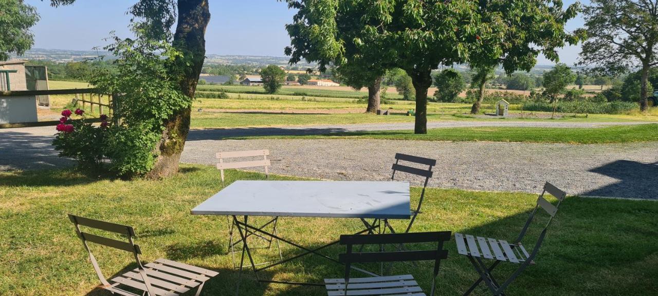 Le Plessis  Le Logis Des Chons A La Campagne A Saint Hilaire Du Bois - Lys Haut Layon מראה חיצוני תמונה